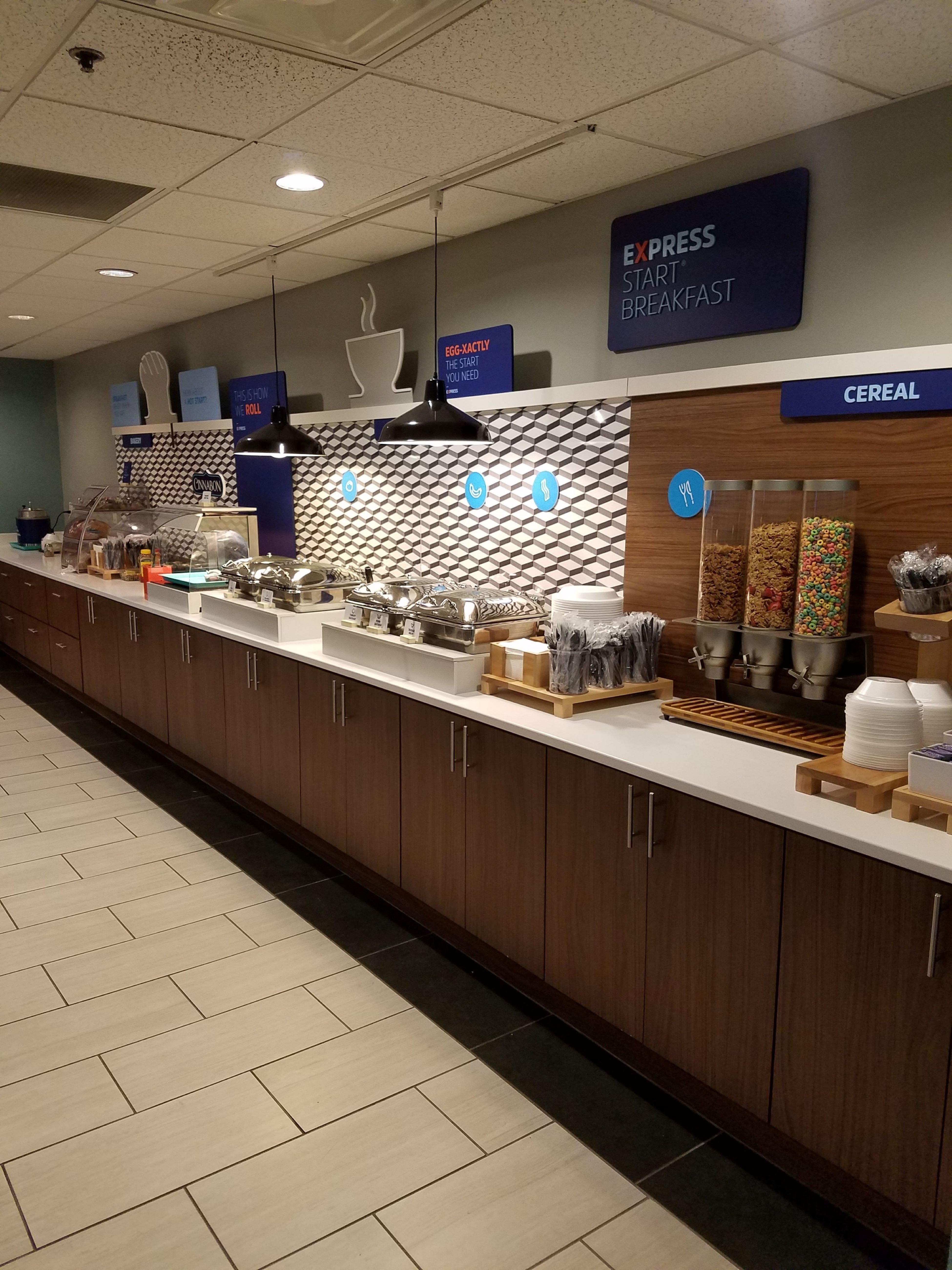 Holiday Inn Express Hotel & Suites Kingsport-Meadowview I-26 By Ihg Eksteriør billede